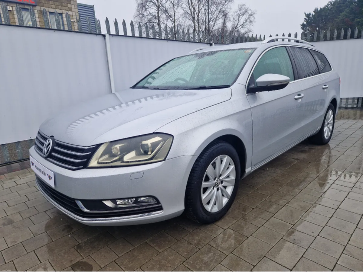 Volkswagen Passat 1.4 PETROL AUTO - Image 3