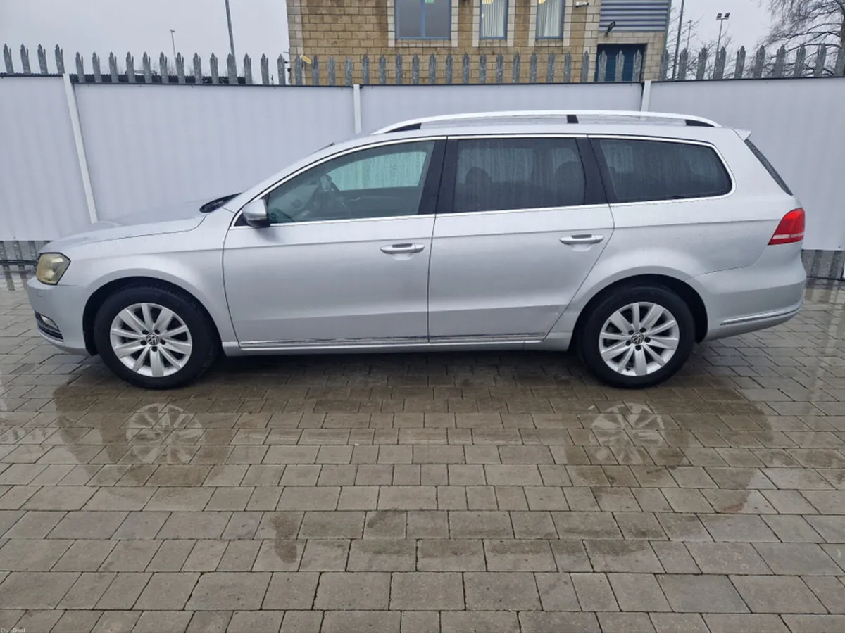 Volkswagen Passat 1.4 PETROL AUTO - Image 4