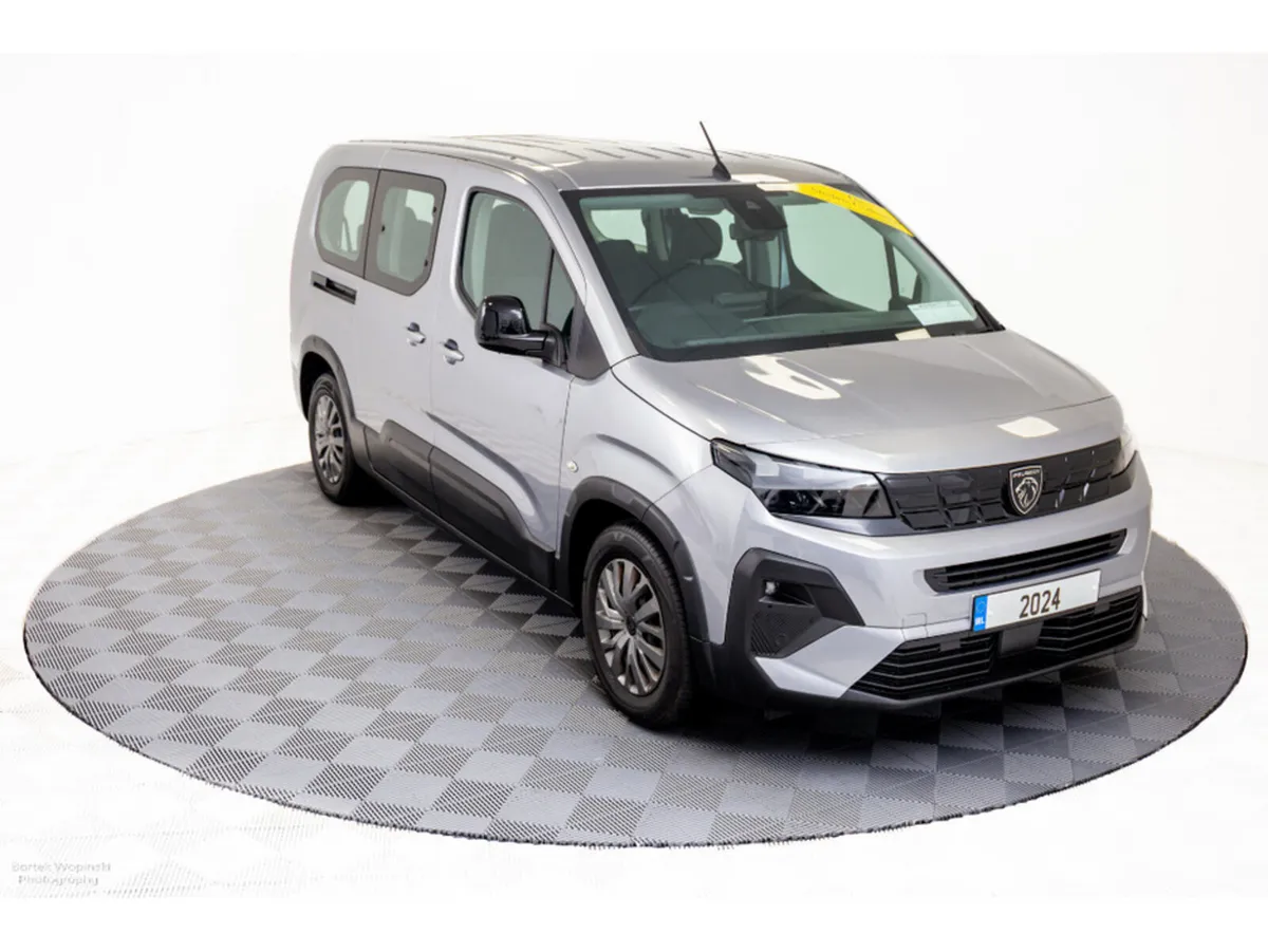 Peugeot Rifter E-Allure 50kWh Auto 136HP - 7 Seats - Image 1