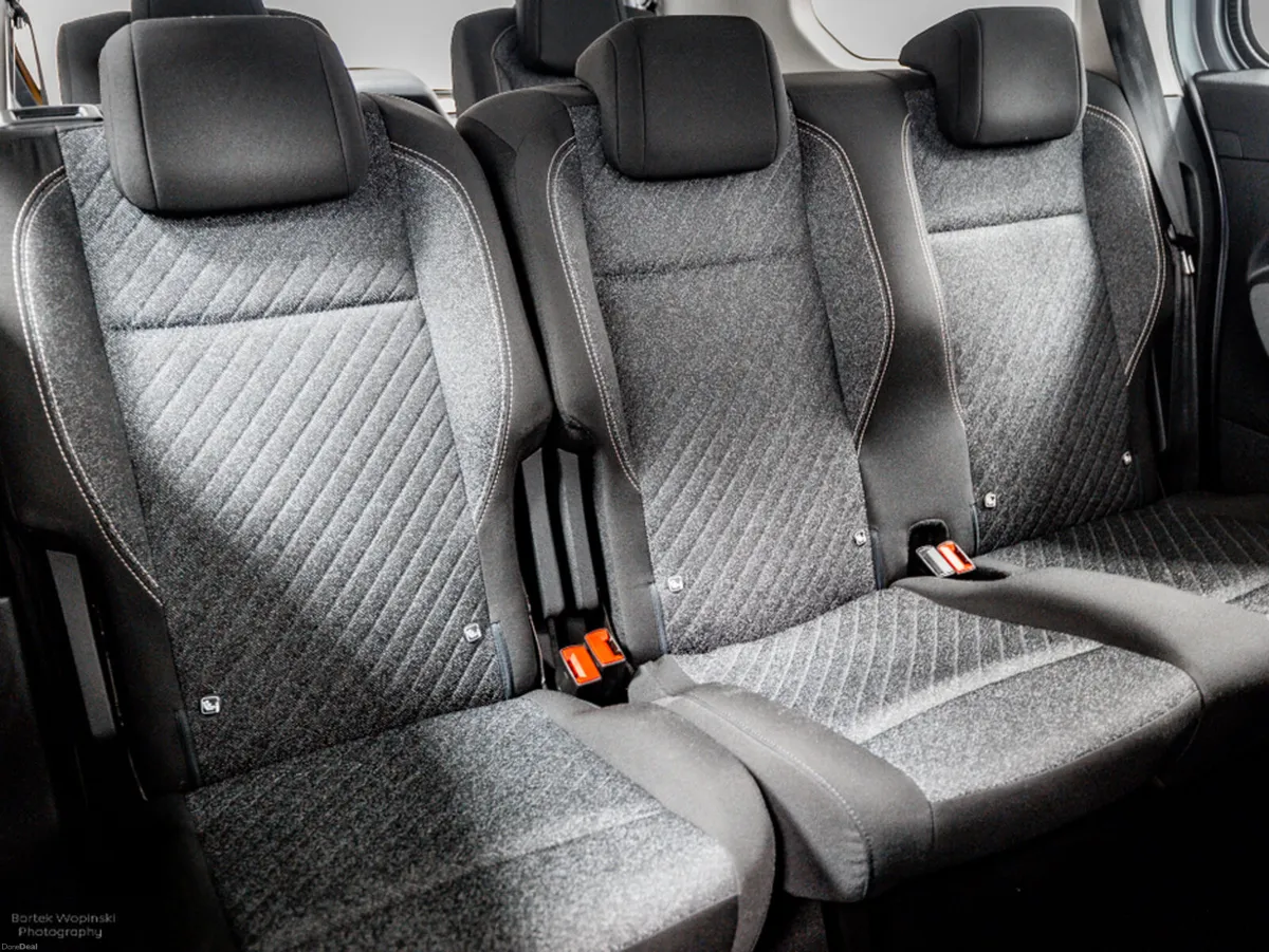 Peugeot Rifter E-Allure 50kWh Auto 136HP - 7 Seats - Image 4