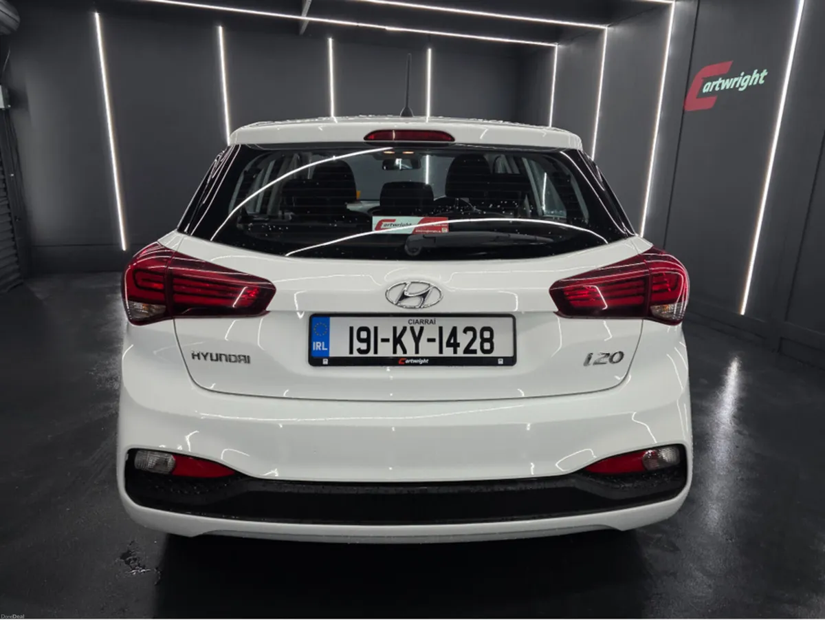 Hyundai i20 ACTIVE 5DR - Image 5