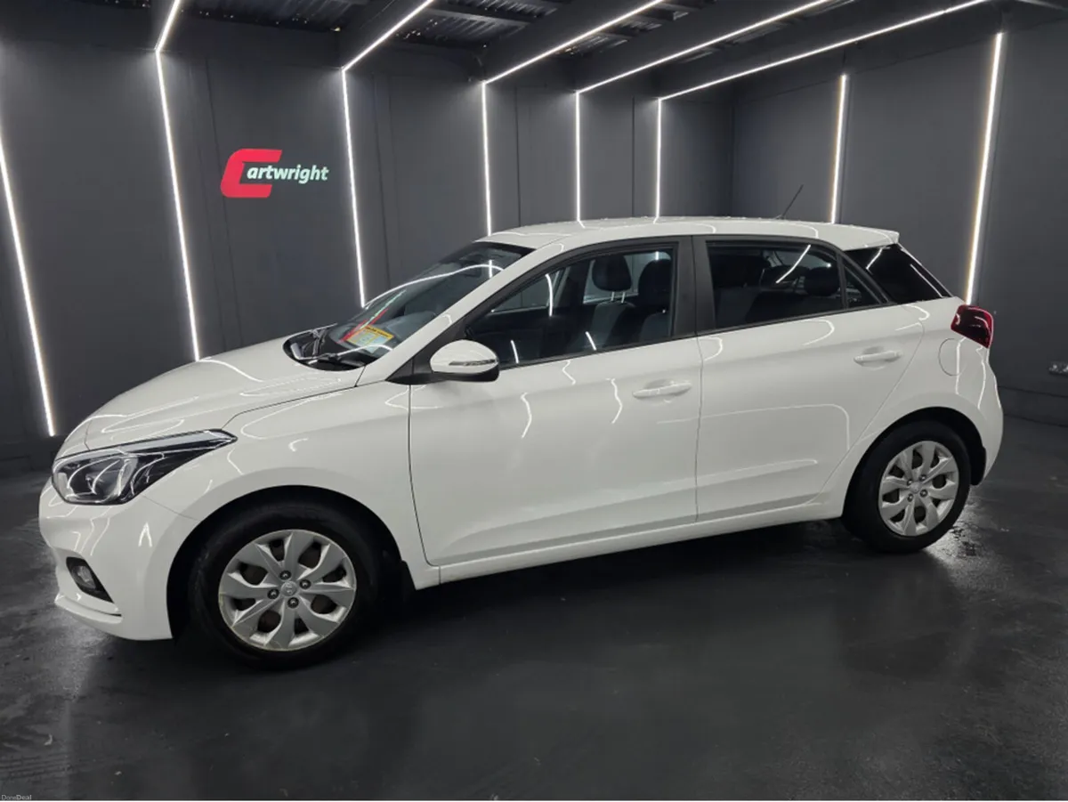 Hyundai i20 ACTIVE 5DR - Image 6
