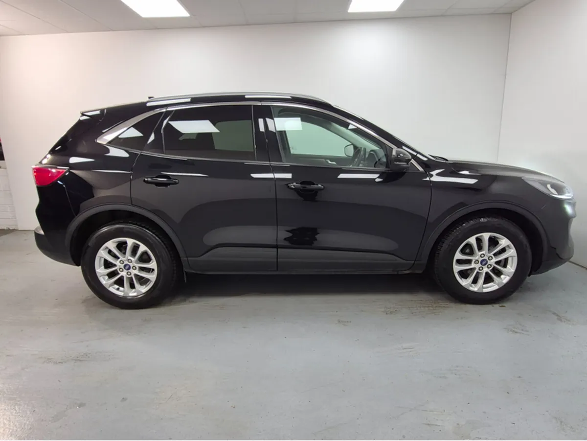 Ford Kuga TITANIUM 5DR 1.5 TD 120 S6.2 M6 F - Image 4