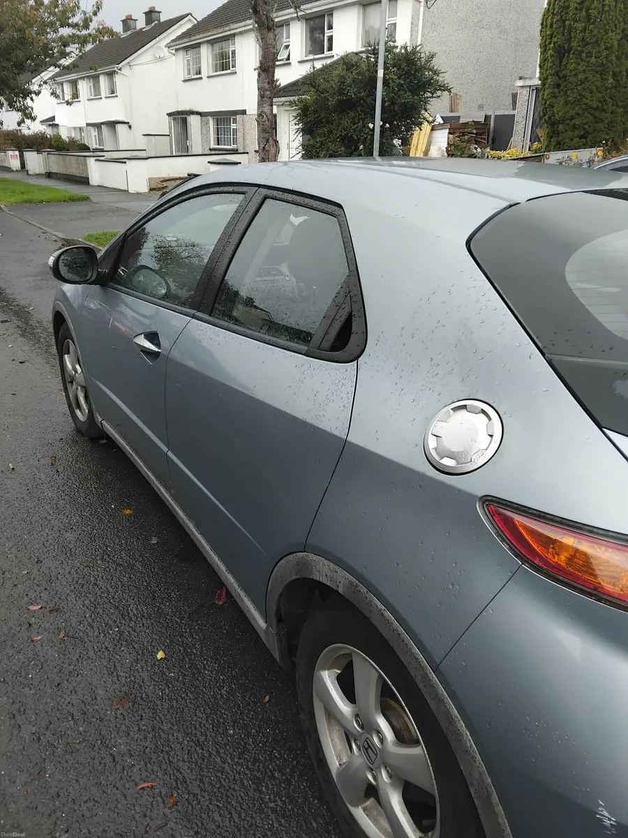 Honda Civic 2009 - Image 3
