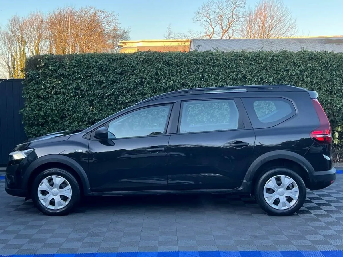 Dacia Jogger ESSENTIAL 7-SEATER 1.0 TCE // PARKING - Image 3