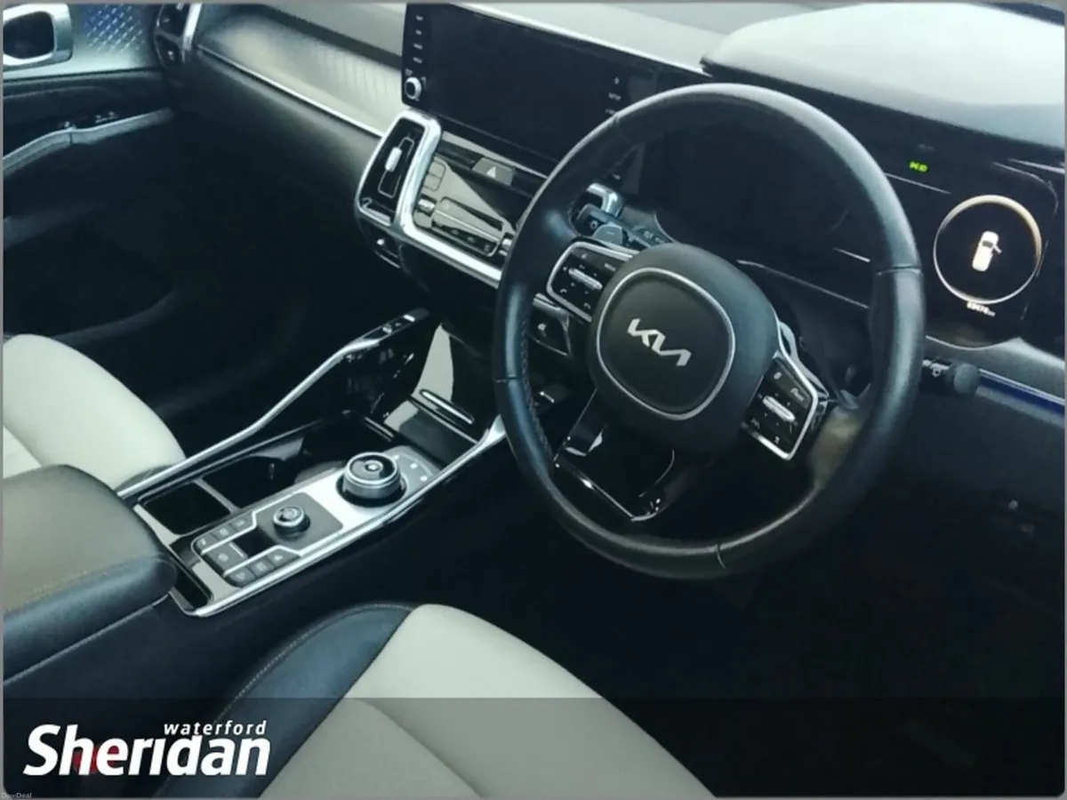 Kia Sorento 2.2 K3 4X2 Diesel 7 seats - Image 2