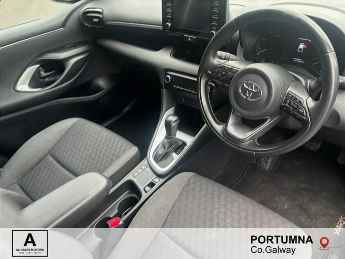 Toyota Yaris AUTOMATIC 1.5 Hybrid  Luna - Image 2