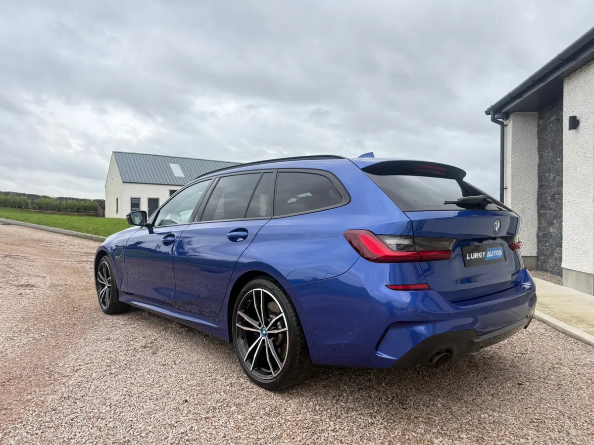 212 BMW 330E M - SPORT MASSIVE SPEC - Image 4