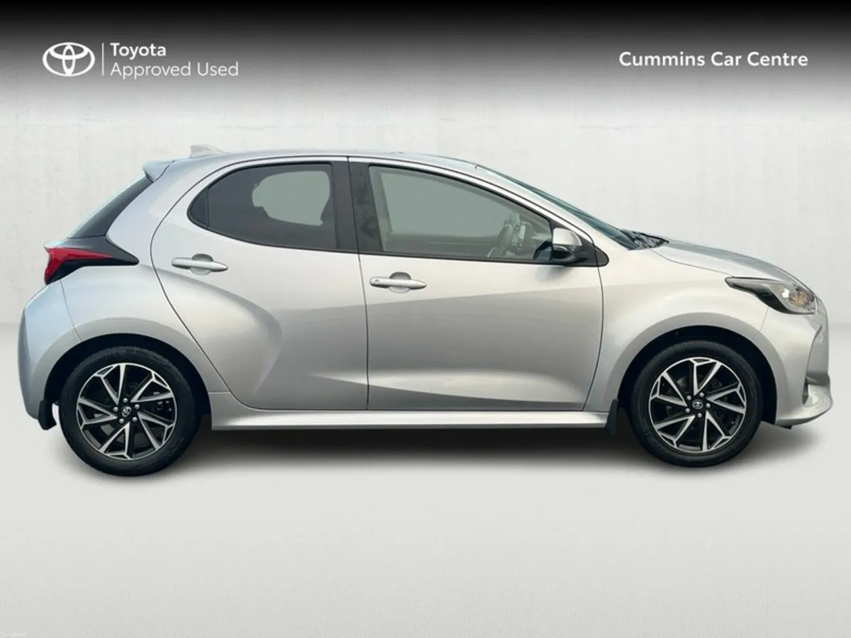 Toyota Yaris 1.0 LUNA SPORT 4DR - Image 3