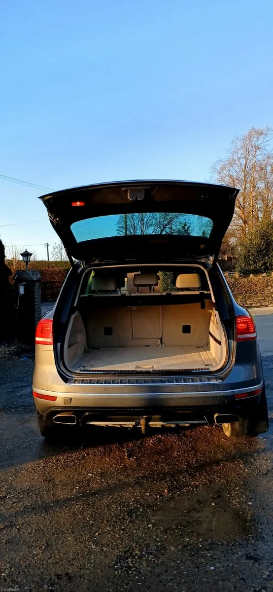 Volkswagen Touareg 2016 - Image 2