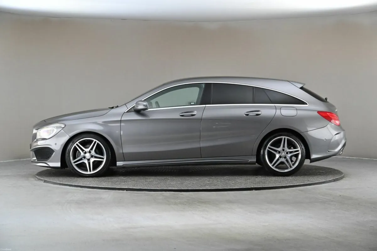 Mercedes-Benz CLA 1.6 CLA180 AMG LINE SHOOTING BRA - Image 5