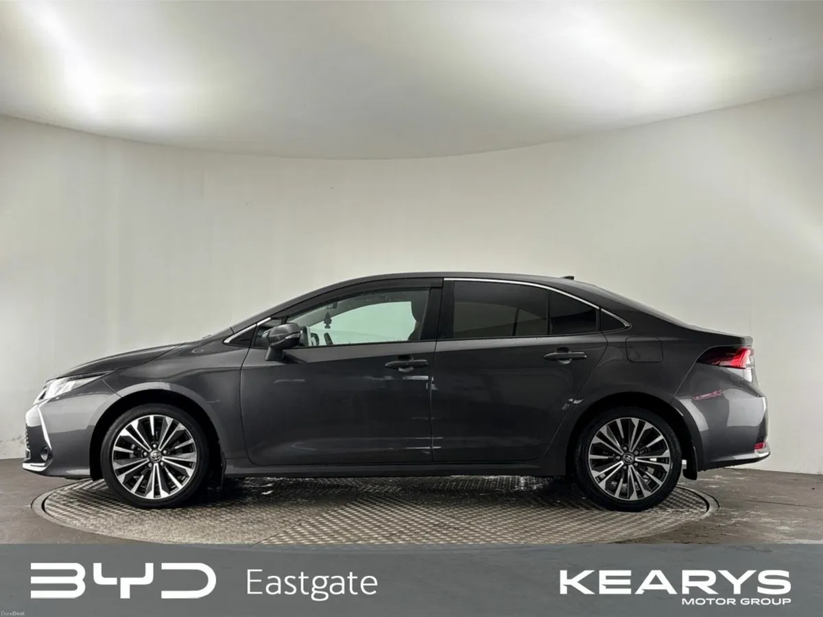 Toyota Corolla 1.8 Hybrid Luna Saloon Sport - Image 4