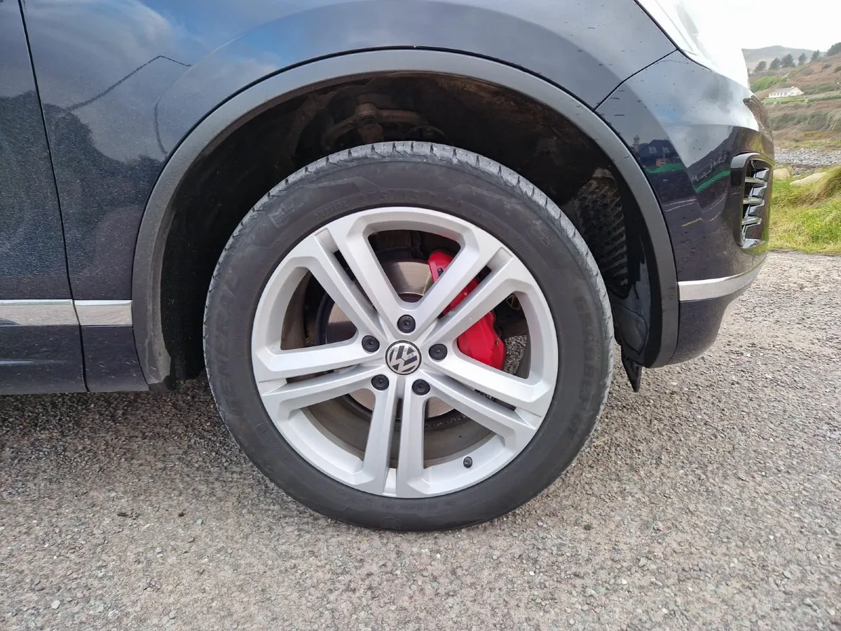 Volkswagen Touareg 2018 - Image 3