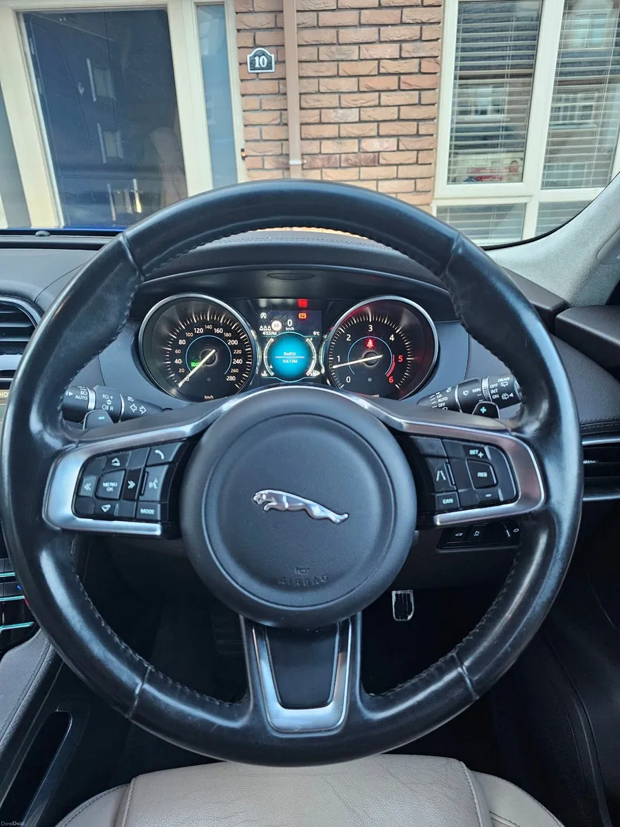 Jaguar F-Pace 2019 - Image 4