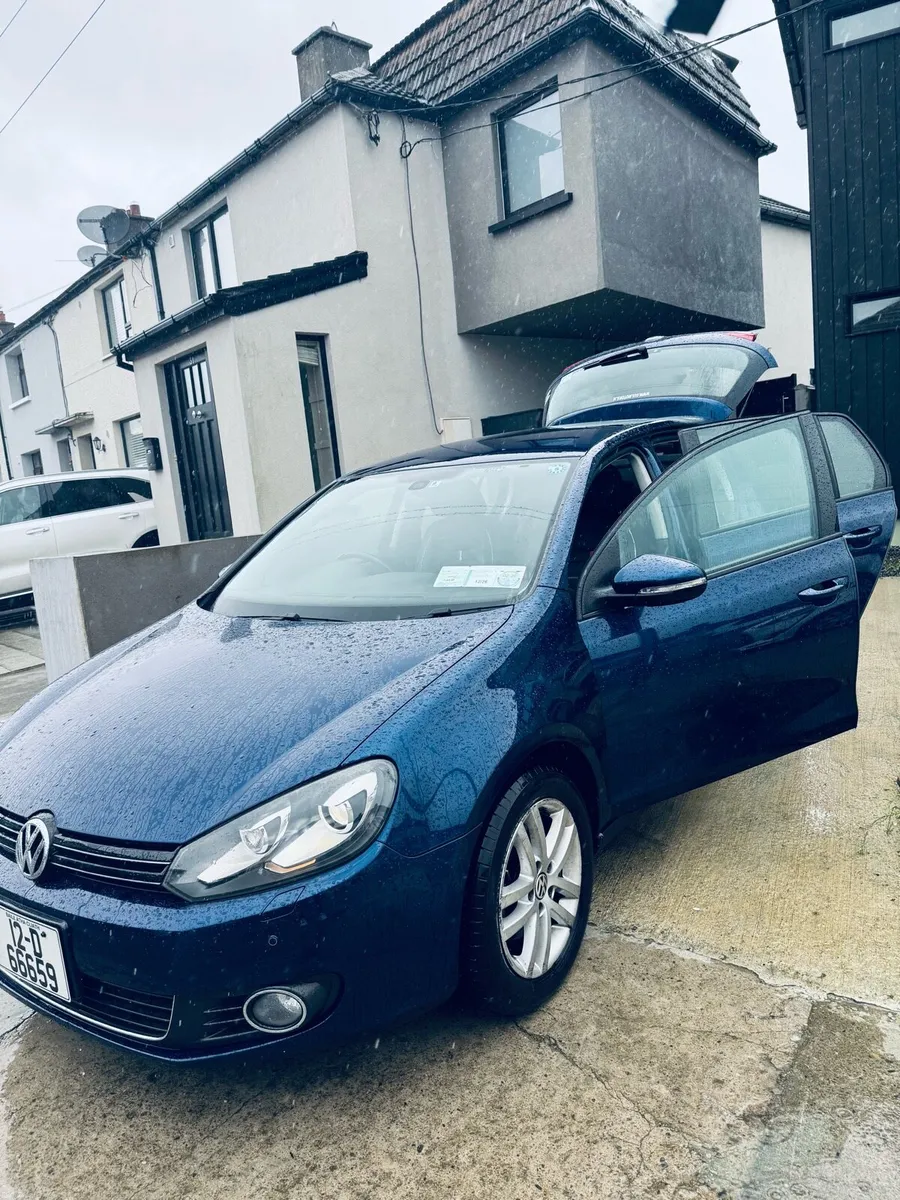Volkswagen gold 2012 - Image 2
