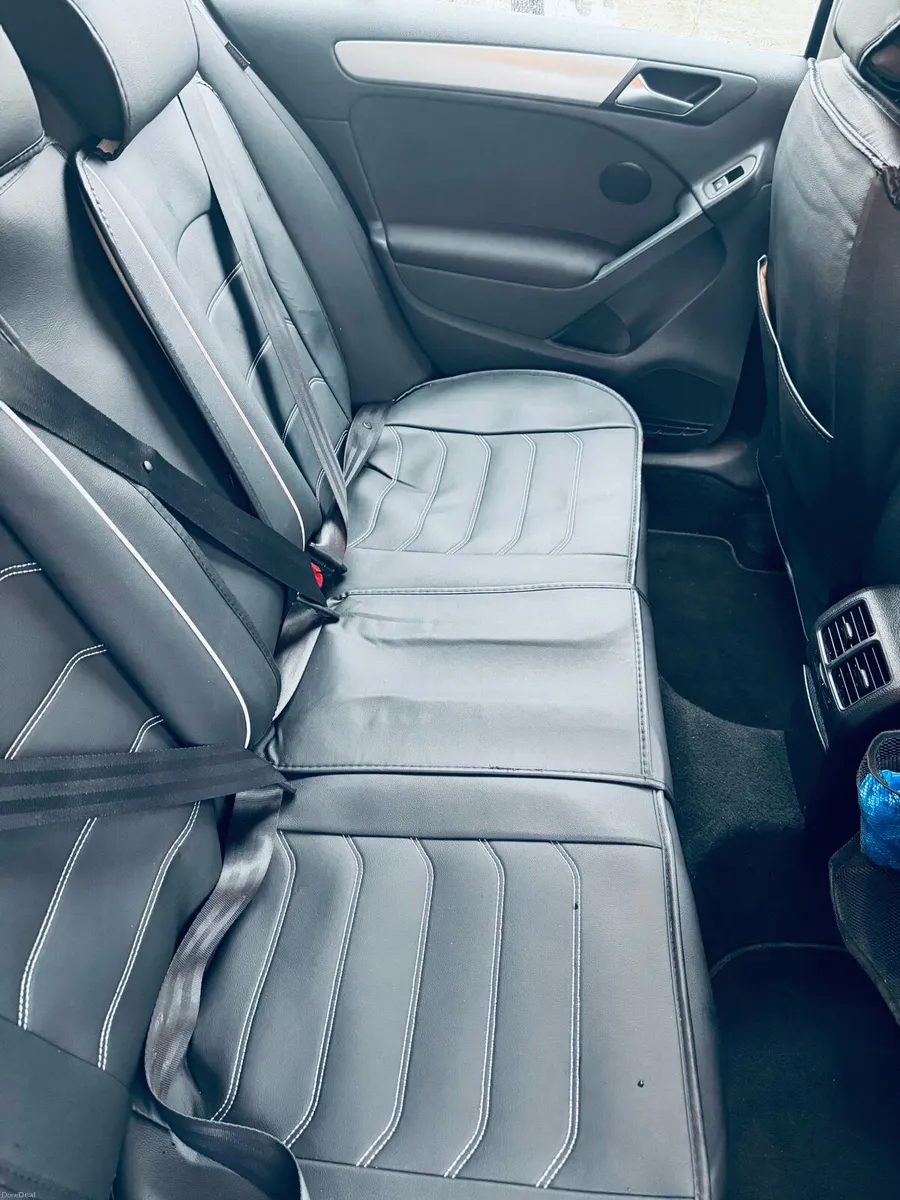 Volkswagen gold 2012 - Image 4