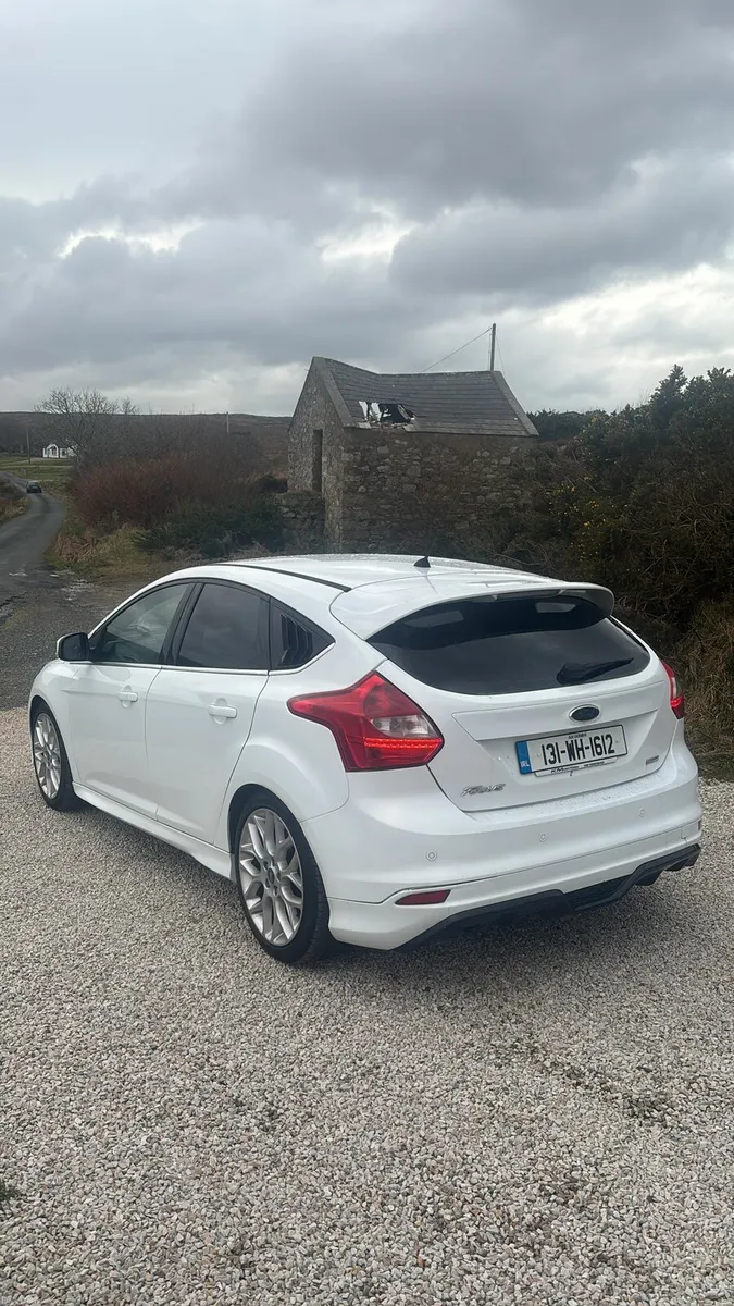 Ford Focus 1.6 Zetec - Image 2