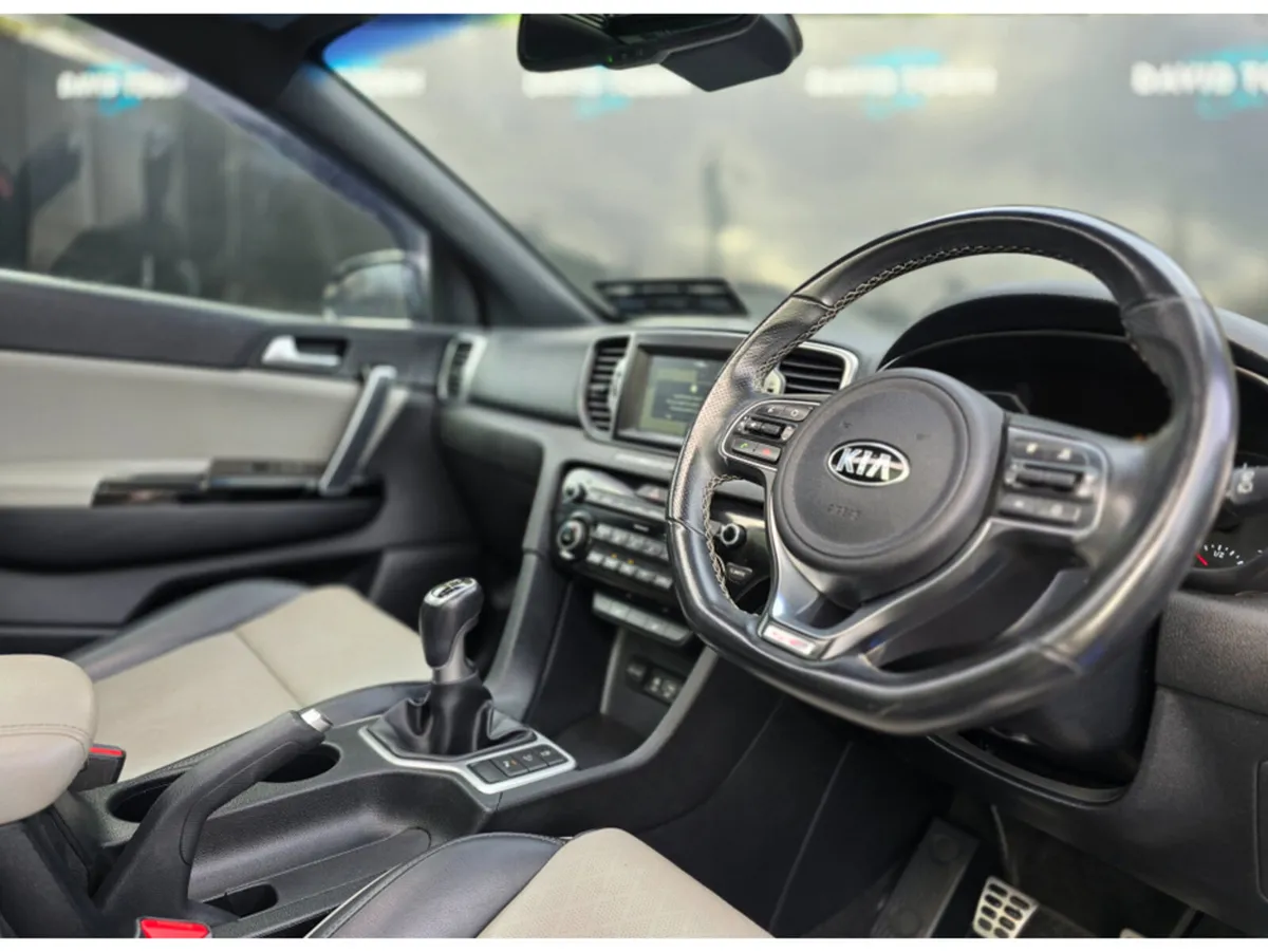 Kia Sportage 1.7 GT LINE LOW MILEAGE /PAN ROOF - Image 2