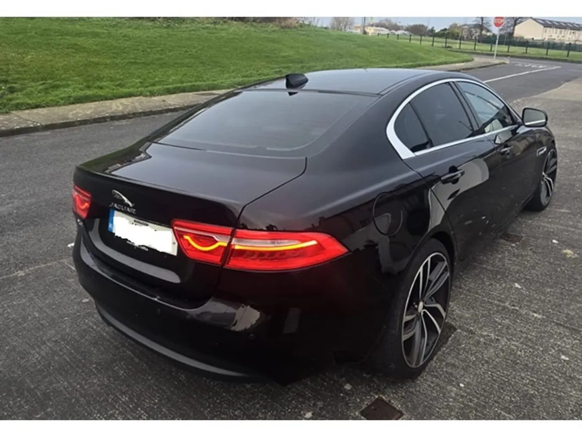 Jaguar XE - Image 3