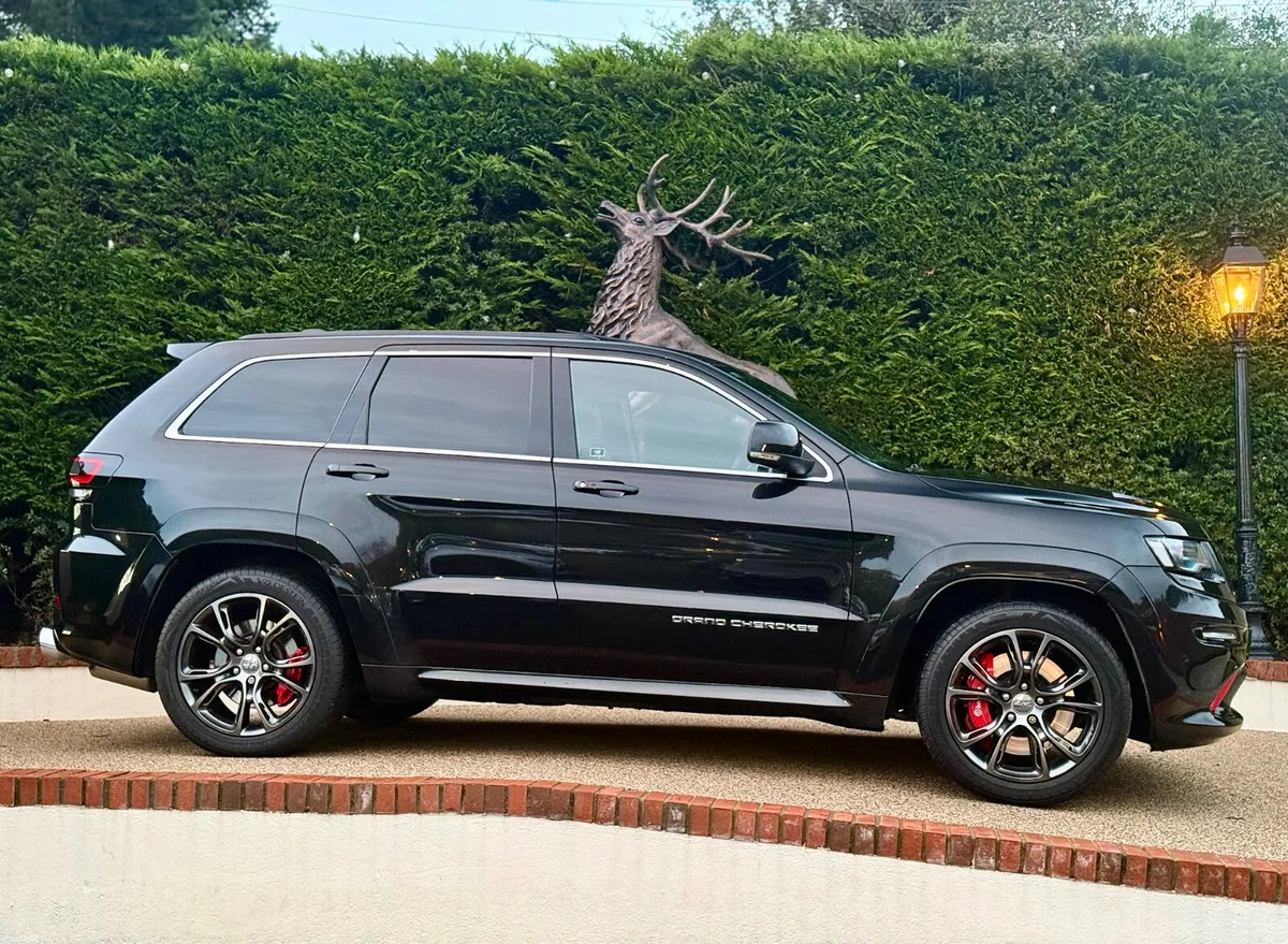 6.4 HEMI V8 SRT GRAND CHEROKEE 475 BHP - Image 3