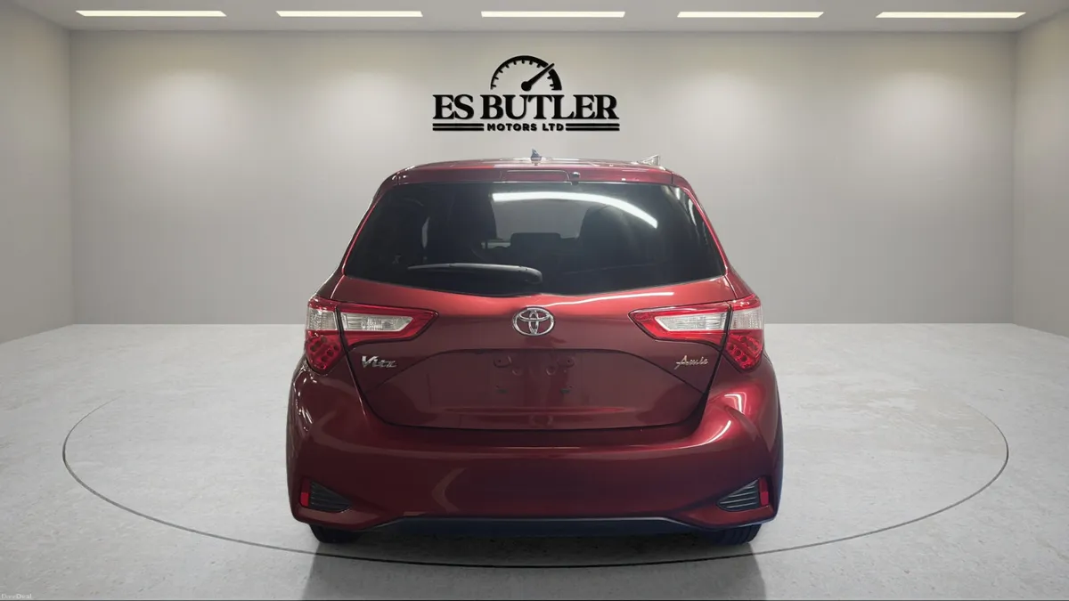 181 Toyota Yaris 1.0L AUTO LUNA SPORT MODEL/LOW KM - Image 4