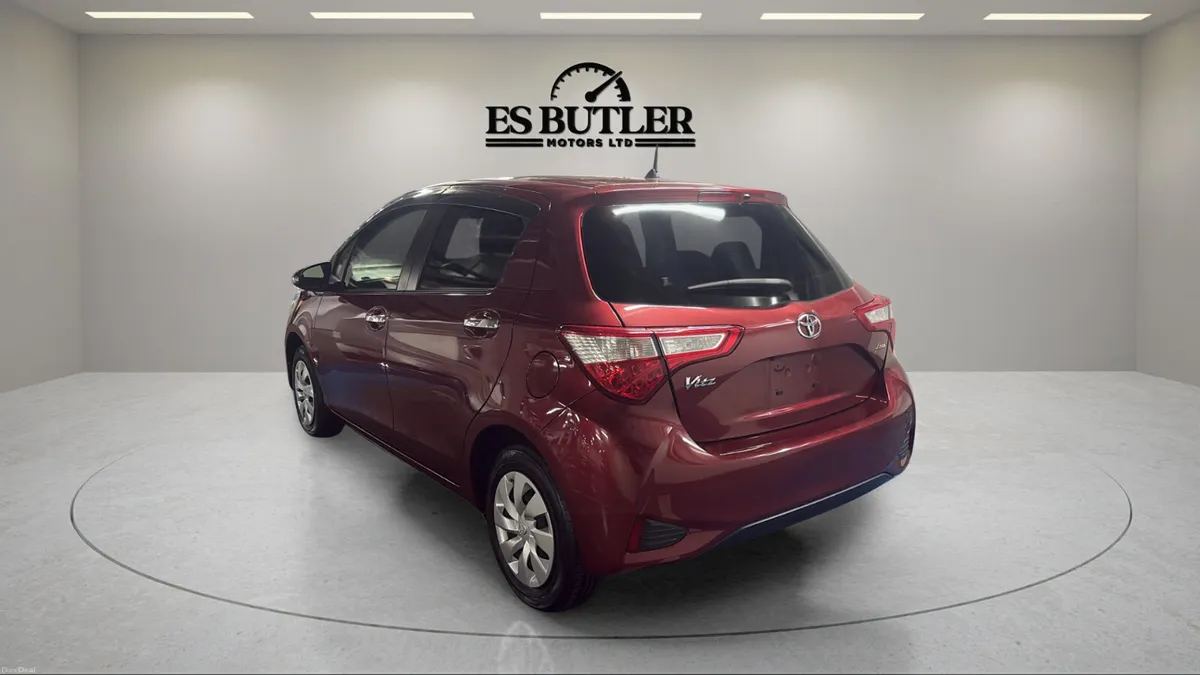 181 Toyota Yaris 1.0L AUTO LUNA SPORT MODEL/LOW KM - Image 3