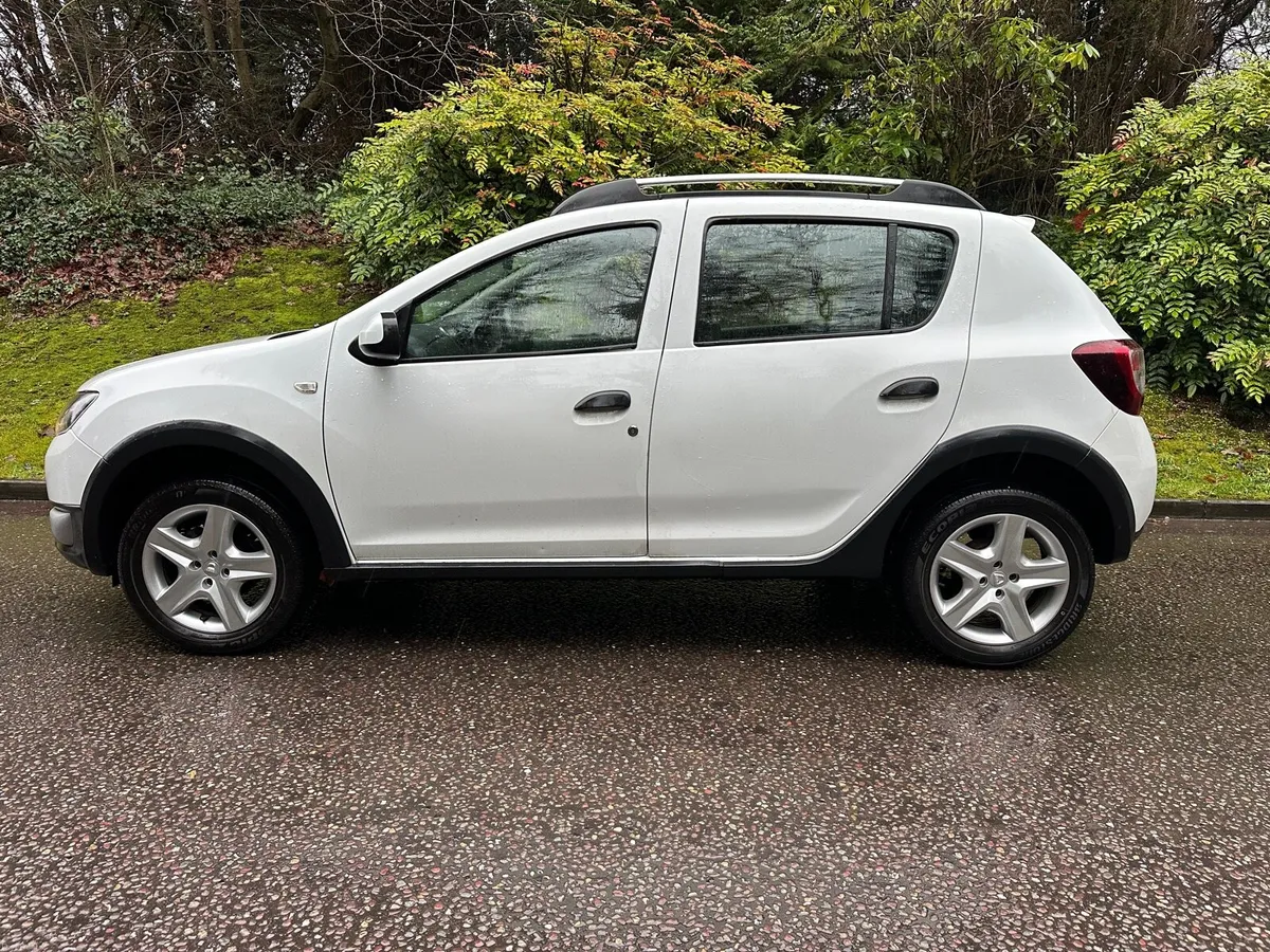 15 Dacia Sandero Stepway Just Nct.. - Image 3