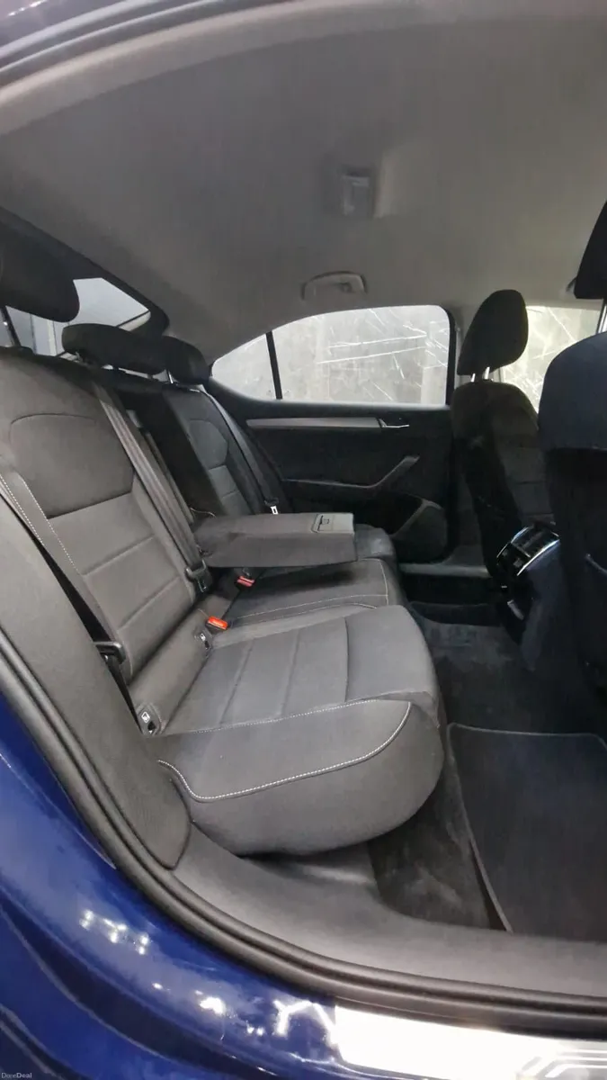 SKODA SUPERB AMBITION MODEL DIESEL - Image 4