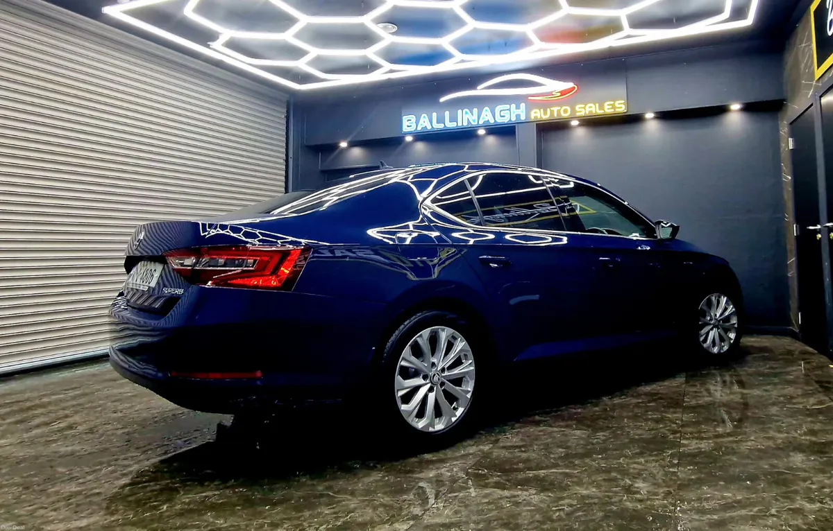 SKODA SUPERB AMBITION MODEL DIESEL - Image 2