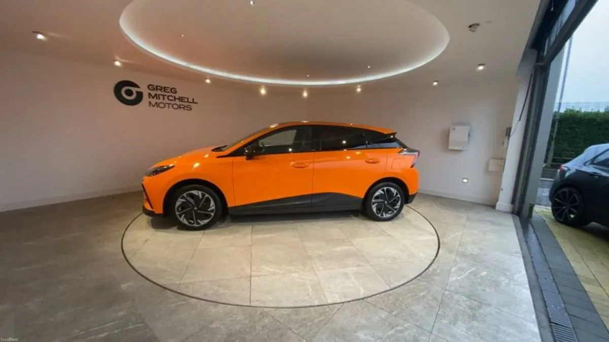 Other Other 150kW Trophy EV Long Range 64kWh 5dr A - Image 4