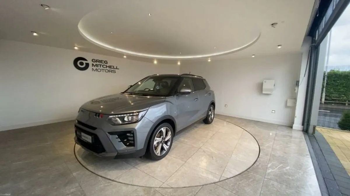 SsangYong Tivoli 1.5P Ultimate 5dr - Image 3
