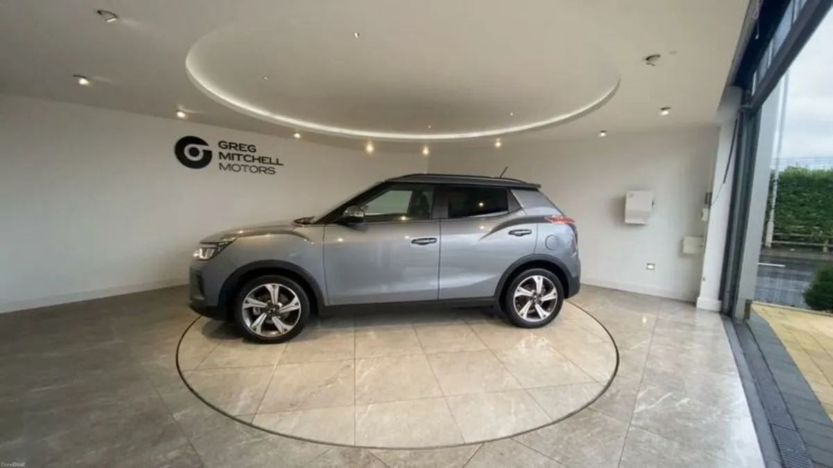 SsangYong Tivoli 1.5P Ultimate 5dr - Image 4