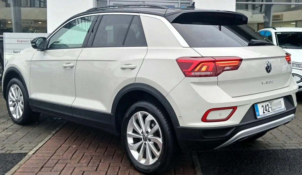 Volkswagen T-Roc EDITION 75 2.0TDI 116HP **REAR VI - Image 4