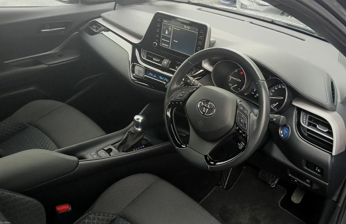 Toyota C-HR 1.8 HYBRID LUNA **AUTOMATIC, REAR VIEW - Image 4