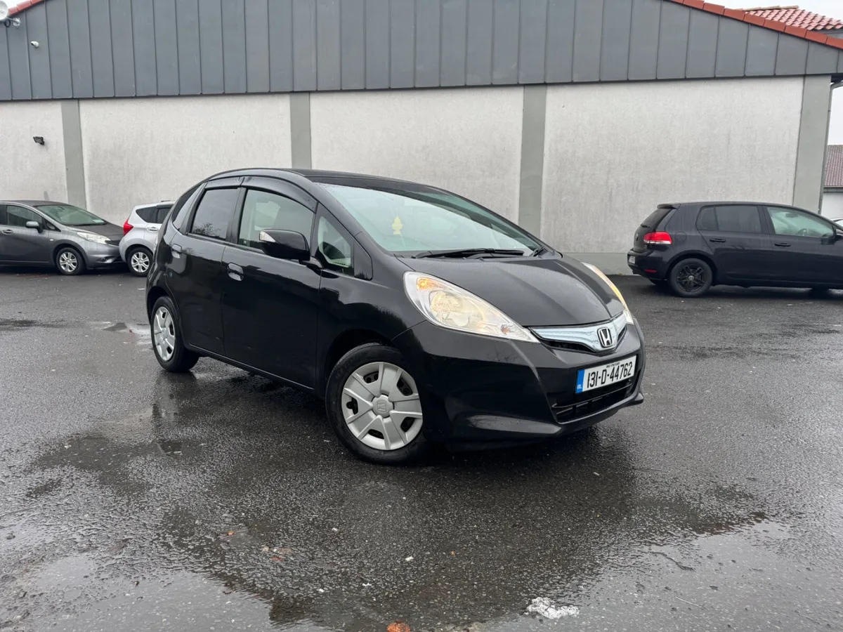 Honda Fit 1.3 Hybrid Automatic - Image 1