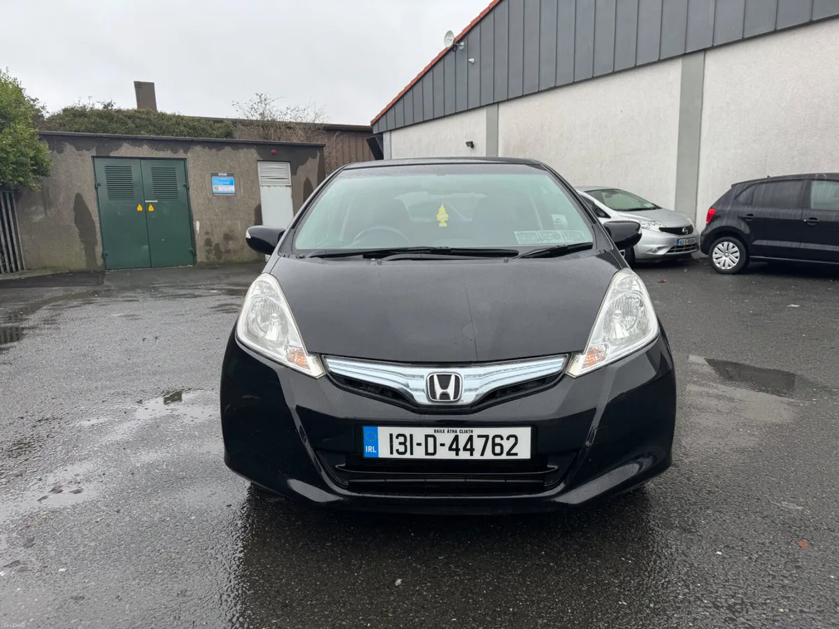 Honda Fit 1.3 Hybrid Automatic - Image 3