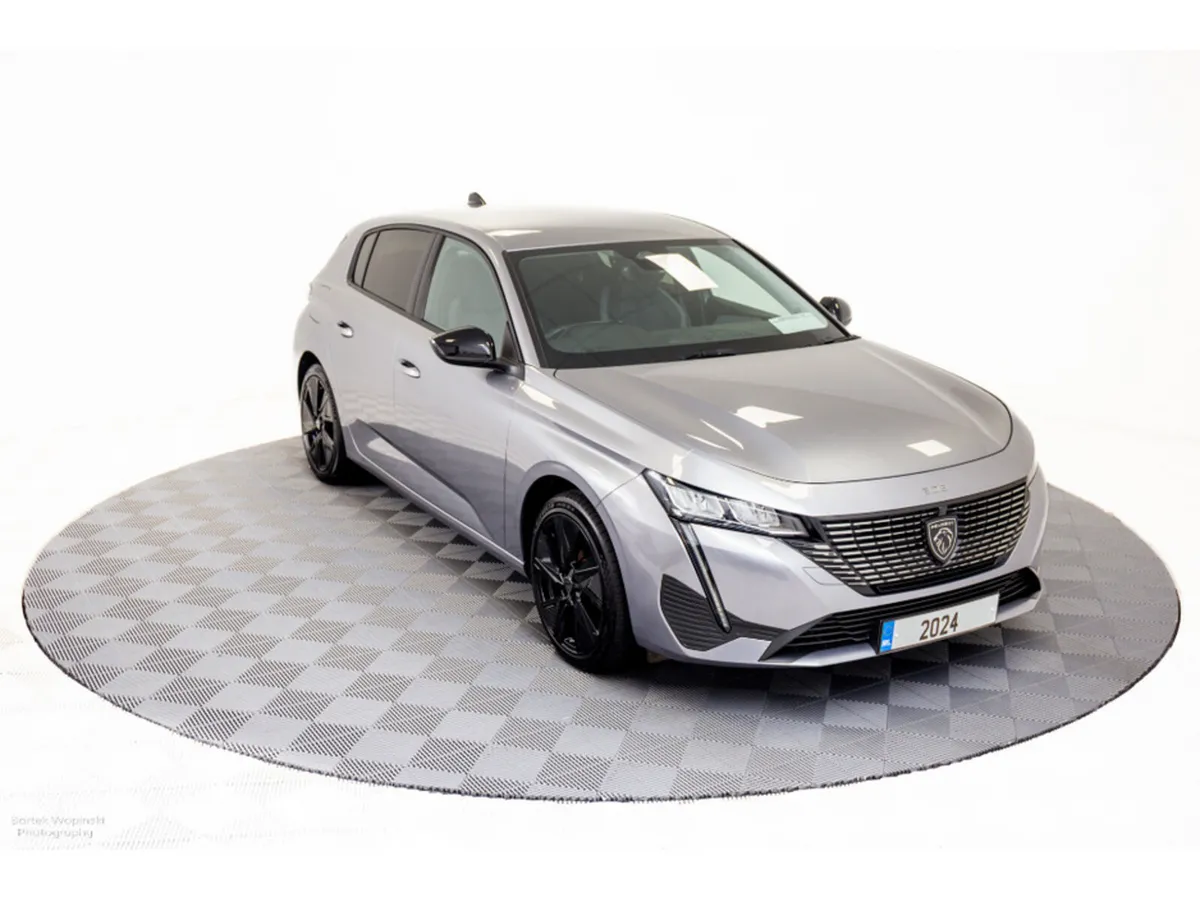 Peugeot 308 E-Allure 54kWh Auto 156HP - Image 1