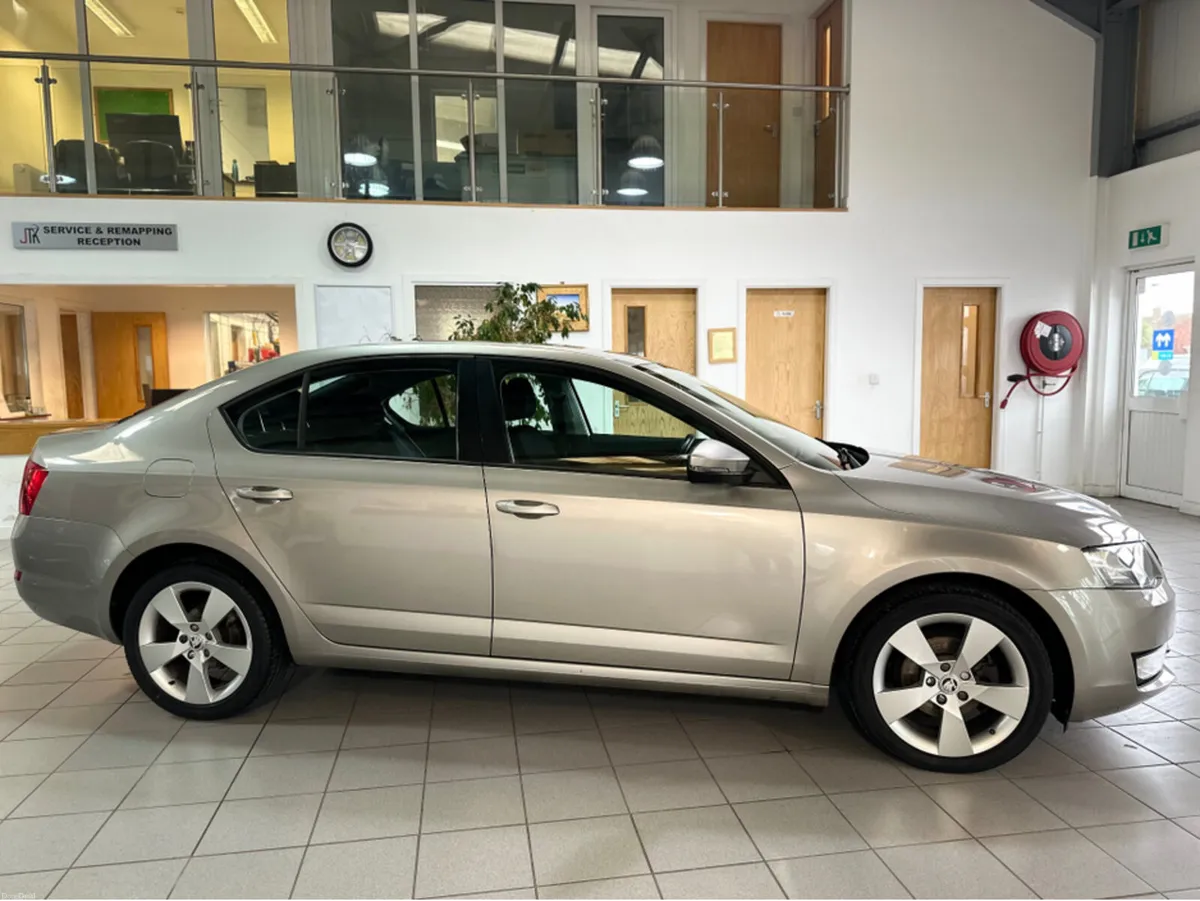 Skoda Octavia ELEGANCE 1.6 TDI 105HP 4DR - Image 2