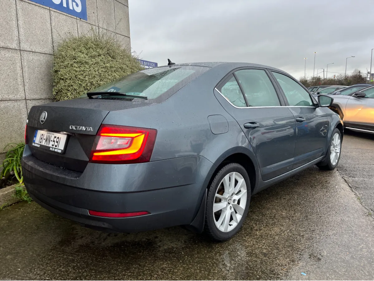 Skoda Octavia STYLE 1.0 PETROL //HIGH SPEC//SAT NA - Image 4