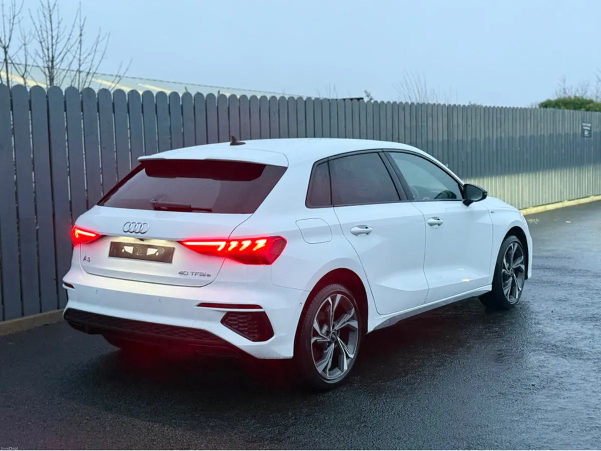 Audi A3 STUNNING HIGH SPEC 204BHP A3 - Image 3