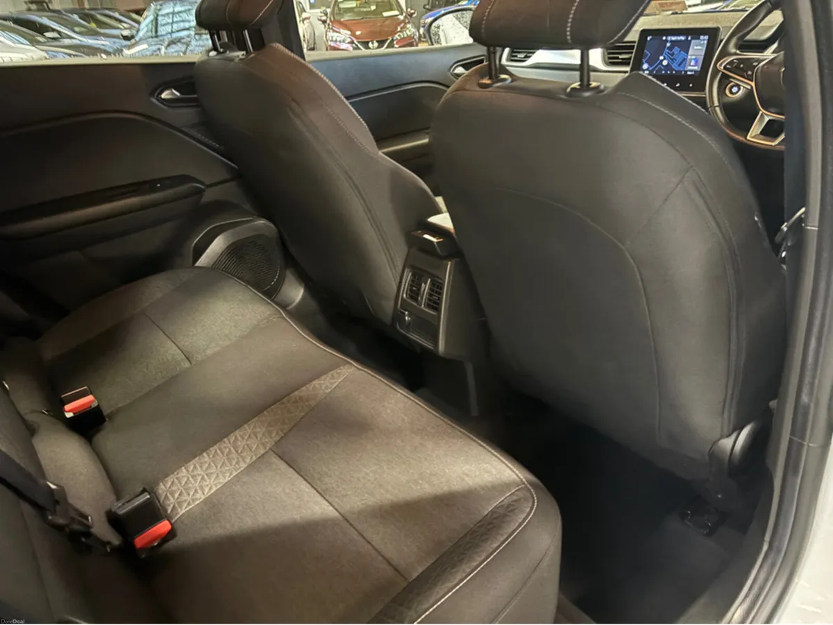 Renault Captur EVOLUTION TCE 140 AUTO MY23 5DR - Image 2