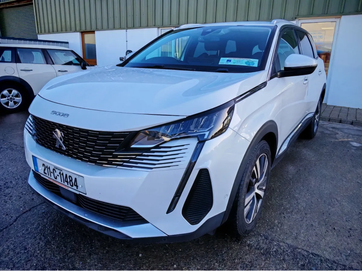 PEUGEOT 5008 ALLURE PREMIUM 130BHP 5DR - Image 3