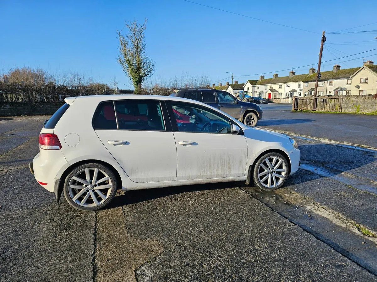 Volkswagen Golf 2010 - Image 3