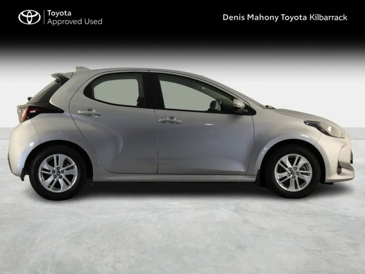 Toyota Yaris YARIS 1.5 HYBRID LUNA - Image 3