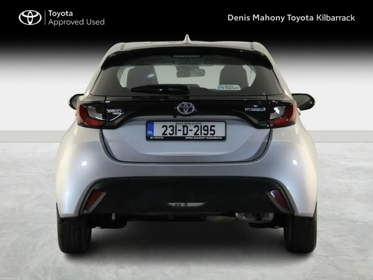 Toyota Yaris YARIS 1.5 HYBRID LUNA - Image 4