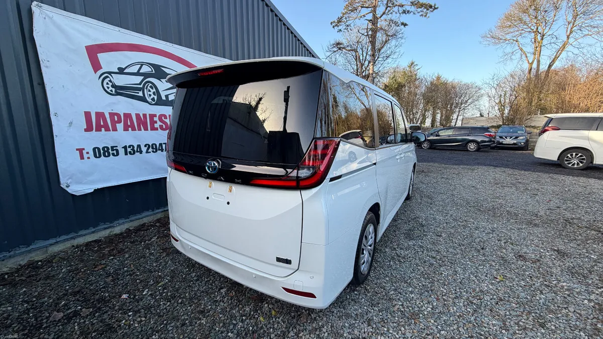 Toyota Noah 2022 - Image 3