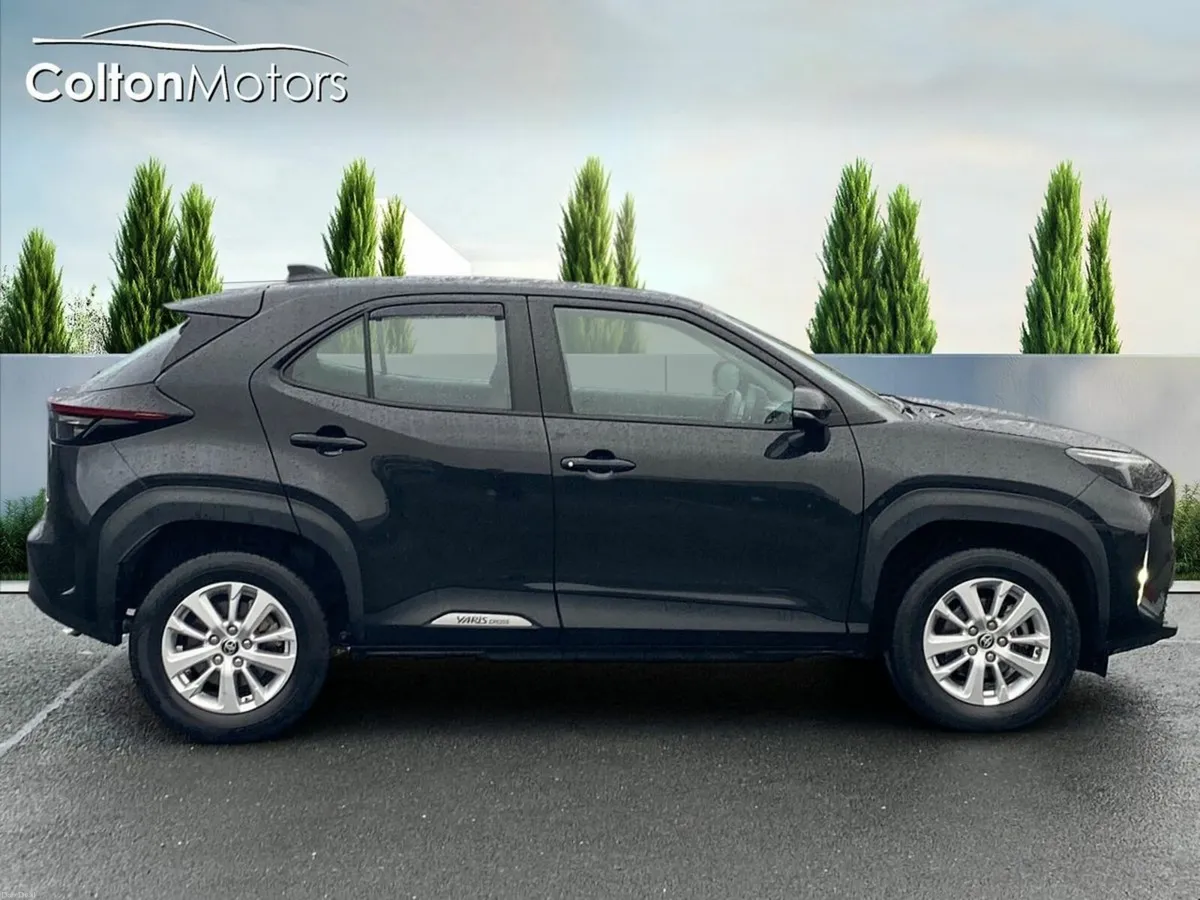 Toyota Yaris Cross 1.5 Hybrid Luna - Image 4