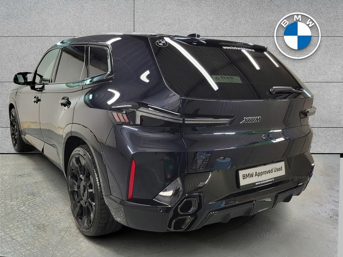 BMW XM 50e - Image 3
