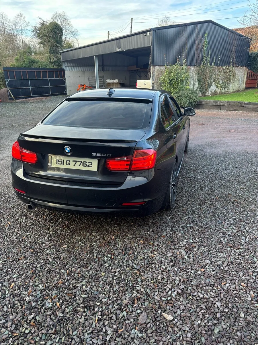 BMW 320d efficient dynamic - Image 3