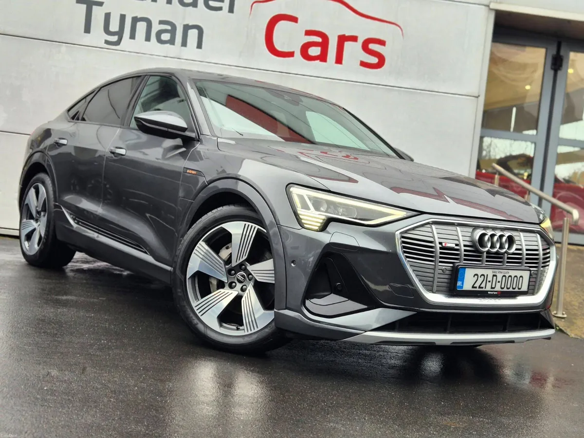 2022 Audi e-tron  55 S Line Sportback, CarPlay - Image 2